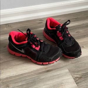 Nike | Dual Fusion Sneakers